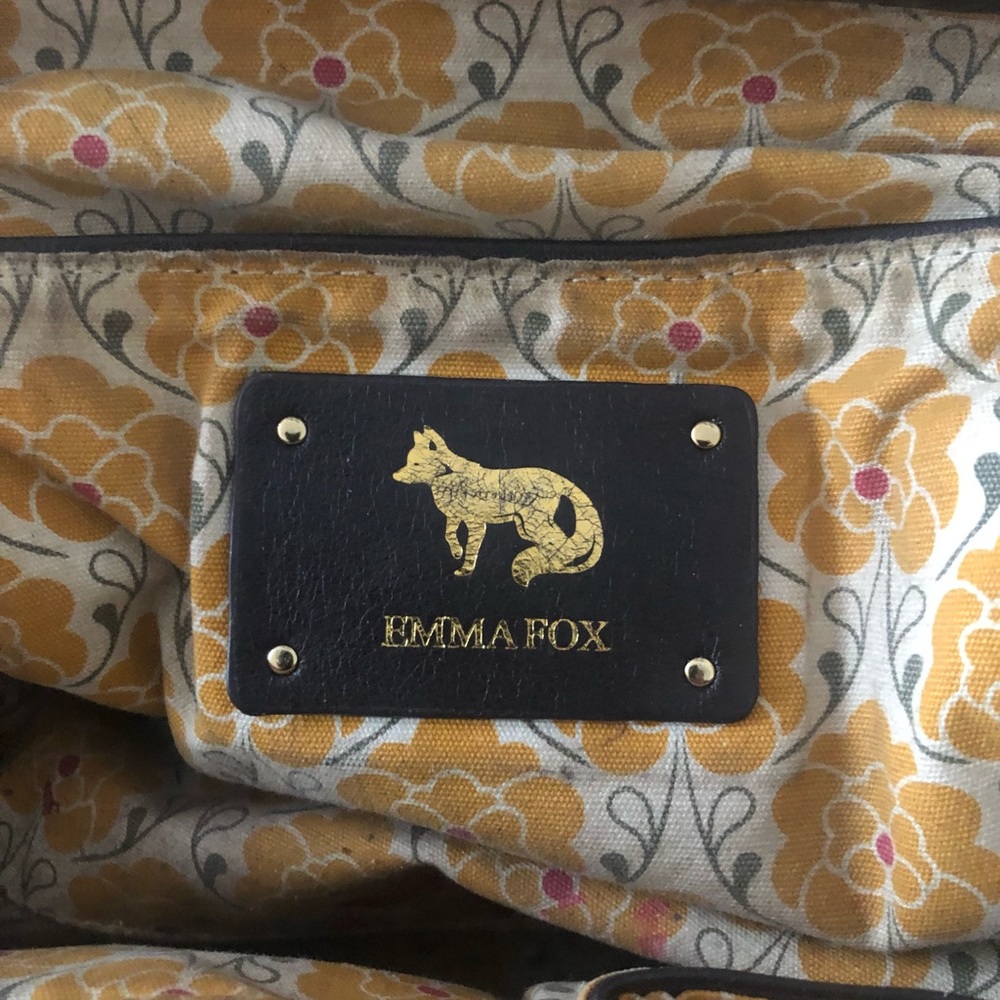 EMMA FOX faux brown leather purse. Three inside pockets. HOST PICK - Picture 8 of 11